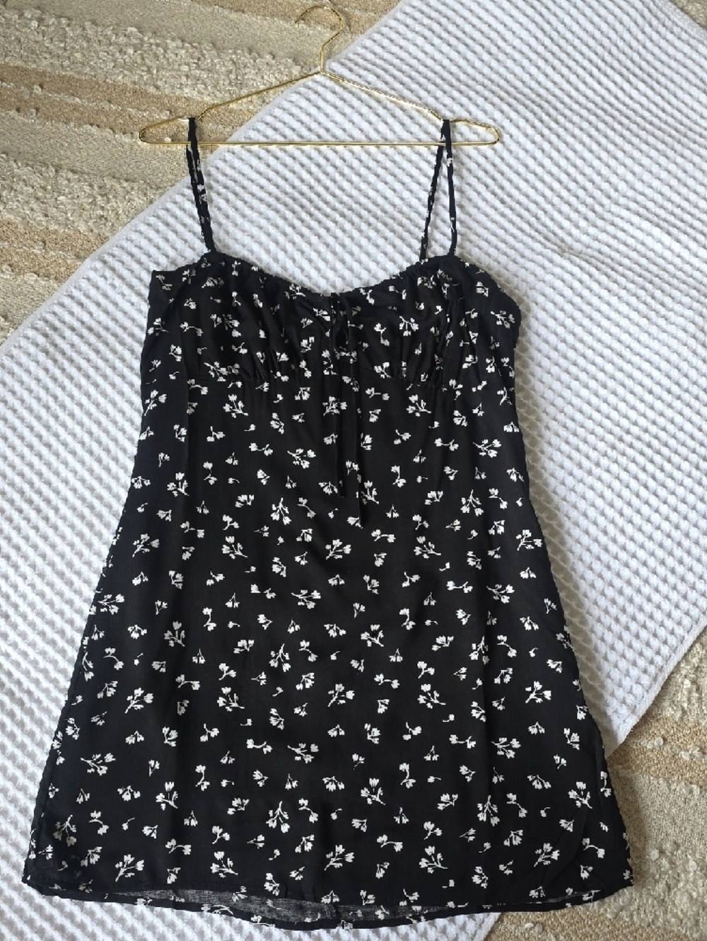 Black  White Floral Spaghetti-Strap Mini Lined Dress Zip Back Tie Front Large